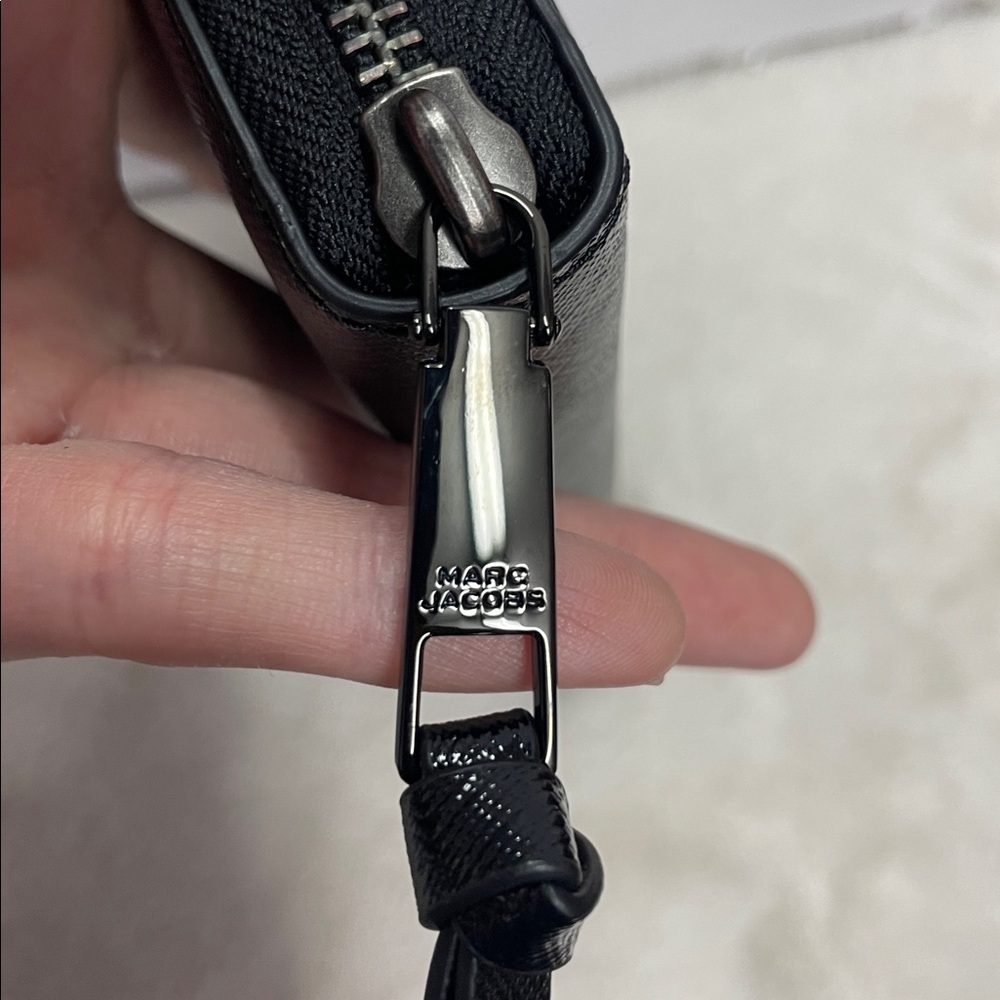 Marc Jacobs ‘The Continental’ Wallet - Picture 7 of 16